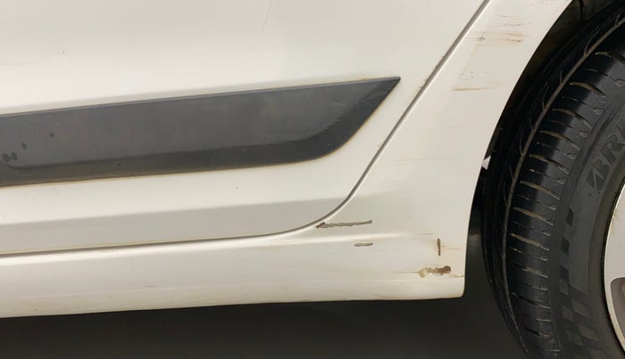 2016 Hyundai Elite i20 ASTA 1.2 (O), Petrol, Manual, 1,01,383 km, Left running board - Slightly dented