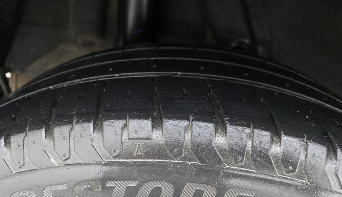 2019 Hyundai Verna 1.6 VTVT SX, CNG, Manual, 82,327 km, Right Rear Tyre Tread