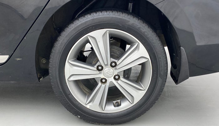 2019 Hyundai Verna 1.6 VTVT SX, CNG, Manual, 82,327 km, Left Rear Wheel