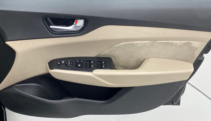 2019 Hyundai Verna 1.6 VTVT SX, CNG, Manual, 82,327 km, Driver Side Door Panels Control