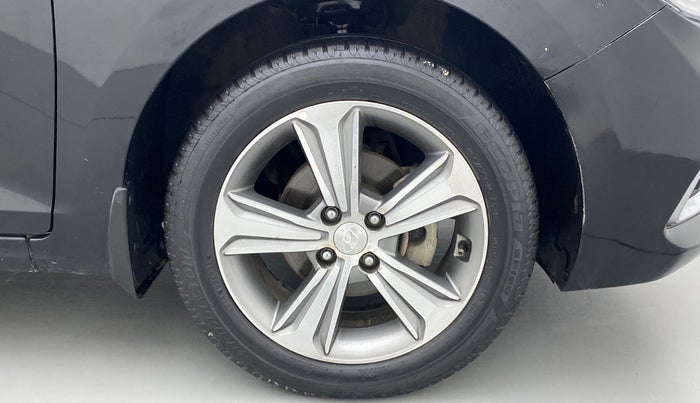 2019 Hyundai Verna 1.6 VTVT SX, CNG, Manual, 82,327 km, Right Front Wheel