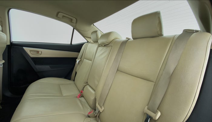 2014 Toyota Corolla Altis D 4D J, Diesel, Manual, 63,996 km, Right Side Rear Door Cabin