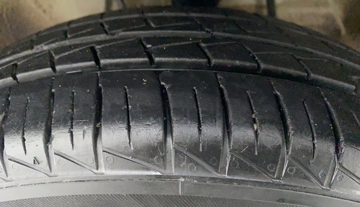 2020 Maruti Alto LXI, Petrol, Manual, 3,356 km, Left Front Tyre Tread