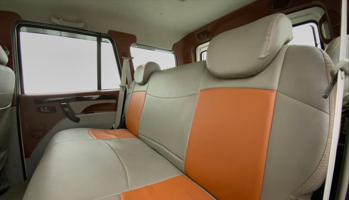 2018 Mahindra Scorpio S7 140 BHP 2WD, Diesel, Manual, 16,454 km, Right Side Rear Door Cabin