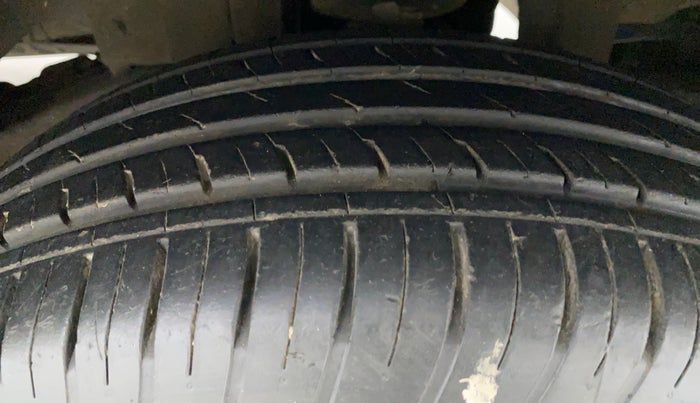 2018 Mahindra Scorpio S7 140 BHP 2WD, Diesel, Manual, 16,454 km, Right Front Tyre Tread