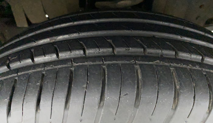 2018 Mahindra Scorpio S7 140 BHP 2WD, Diesel, Manual, 16,454 km, Left Front Tyre Tread