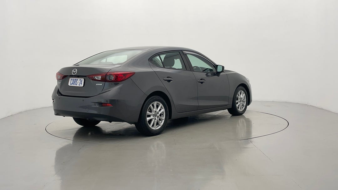 Right Back Diagonal (45- Degree) View