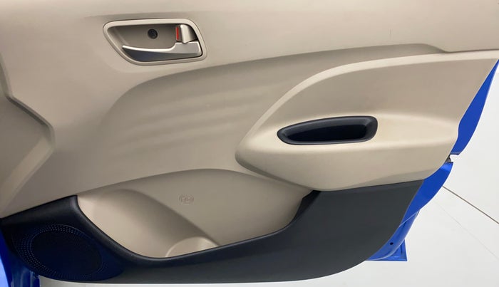 2019 Hyundai NEW SANTRO 1.1 SPORTZ MT CNG, CNG, Manual, 19,169 km, Driver Side Door Panels Control