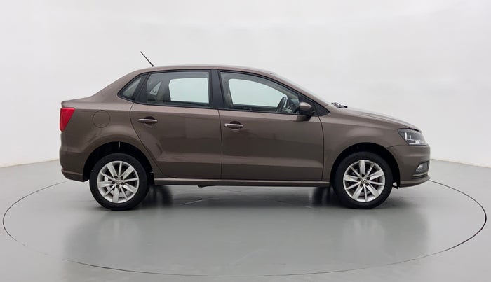 2016 Volkswagen Ameo HIGHLINE 1.2, Petrol, Manual, 64,500 km, Right Side
