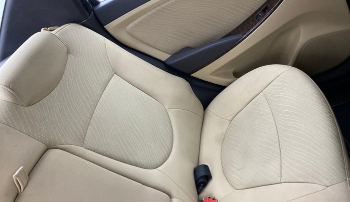 2016 Hyundai Verna FLUIDIC 1.6 VTVT SX AT, Petrol, Automatic, 29,406 km, Second-row left seat - Seat Belt Missing
