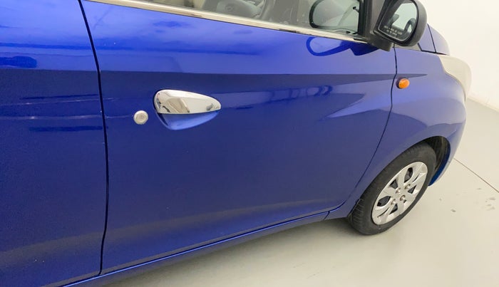 2015 Hyundai Eon MAGNA +, Petrol, Manual, 49,908 km, Driver-side door - Minor scratches
