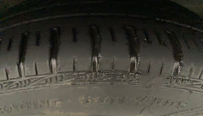 2015 Hyundai Eon MAGNA +, Petrol, Manual, 49,908 km, Right Front Tyre Tread