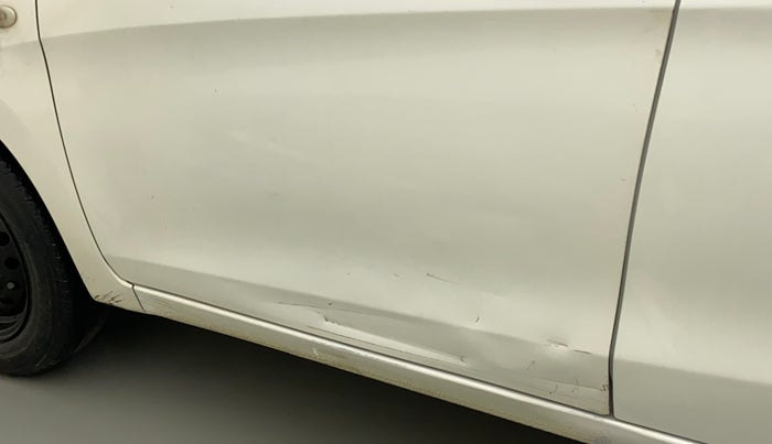 2017 Maruti Celerio VXI, Petrol, Manual, 1,18,591 km, Front passenger door - Minor scratches