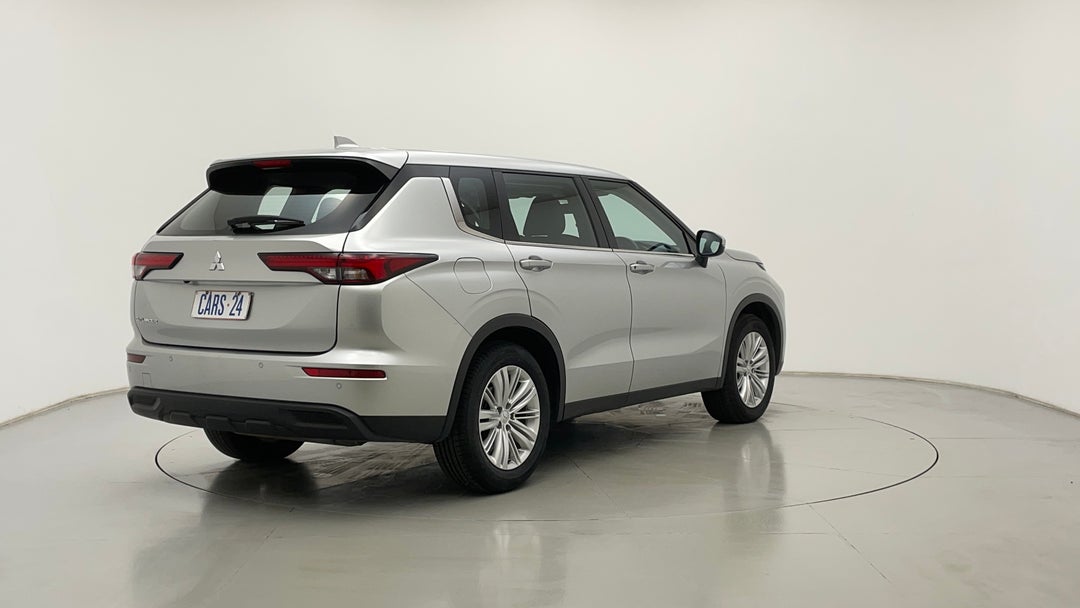 Right Back Diagonal (45- Degree) View