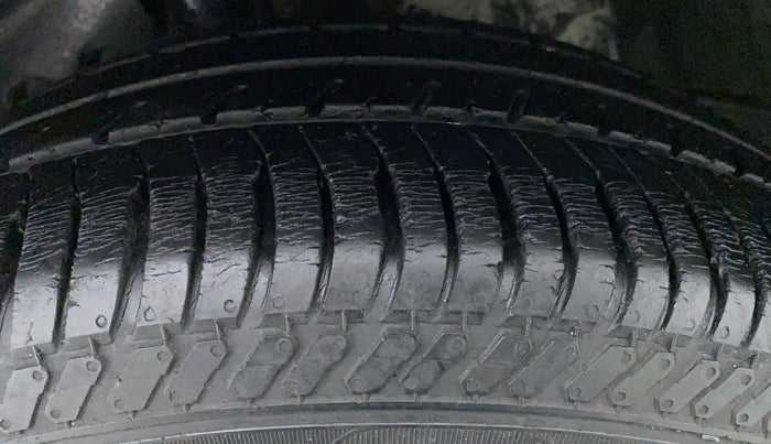 2017 Ford Ecosport 1.5 TITANIUM TI VCT, Petrol, Manual, 32,511 km, Left Rear Tyre Tread