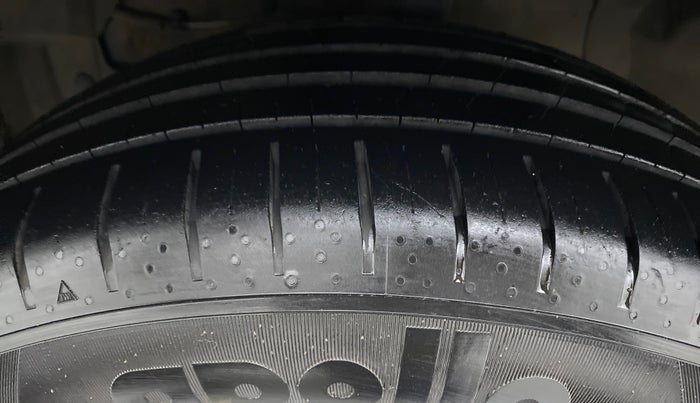 2017 Maruti S Cross ZETA 1.3, Diesel, Manual, 83,970 km, Left Front Tyre Tread