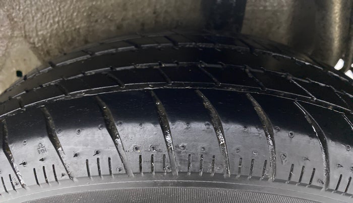 2019 Maruti Celerio ZXI, CNG, Manual, 50,436 km, Left Rear Tyre Tread