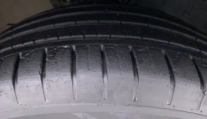 2019 Skoda Rapid STYLE 1.6 MPI MT, Petrol, Manual, 20,958 km, Right Front Tyre Tread