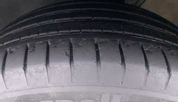 2019 Skoda Rapid STYLE 1.6 MPI MT, Petrol, Manual, 20,958 km, Left Front Tyre Tread