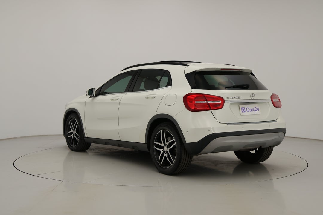 2016 Mercedes-benz GLA 180, Automatic, 85224 km, Left Back Diagonal (45- Degree) View