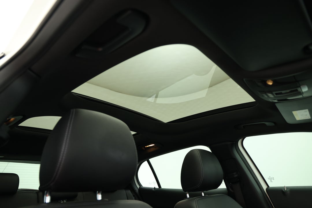 2016 Mercedes-benz GLA 180, Automatic, 85224 km, Interior Sunroof/Moonroof