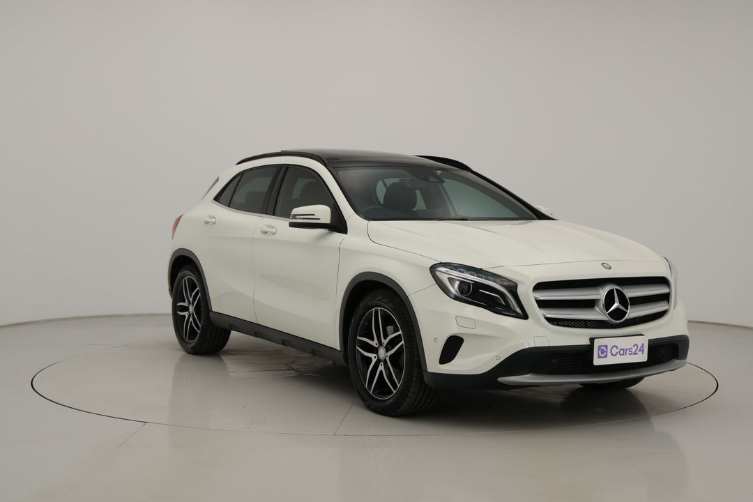 2016 Mercedes-benz GLA 180, Automatic, 85224 km, Right Front Diagonal (45- Degree) View