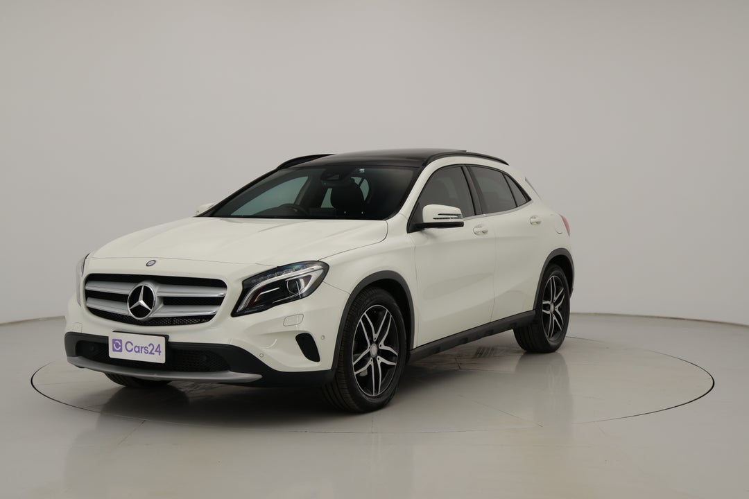 2016 Mercedes-benz GLA 180, Automatic, 85224 km, Left Front Diagonal (45- Degree) View