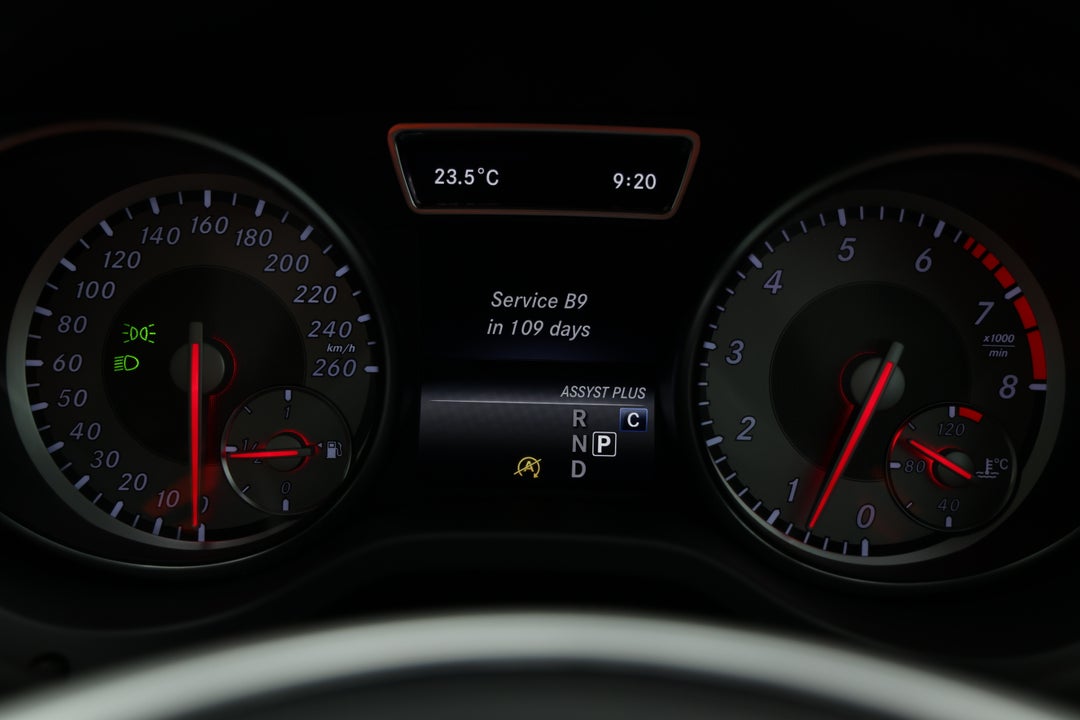 2016 Mercedes-benz GLA 180, Automatic, 85224 km, Service History