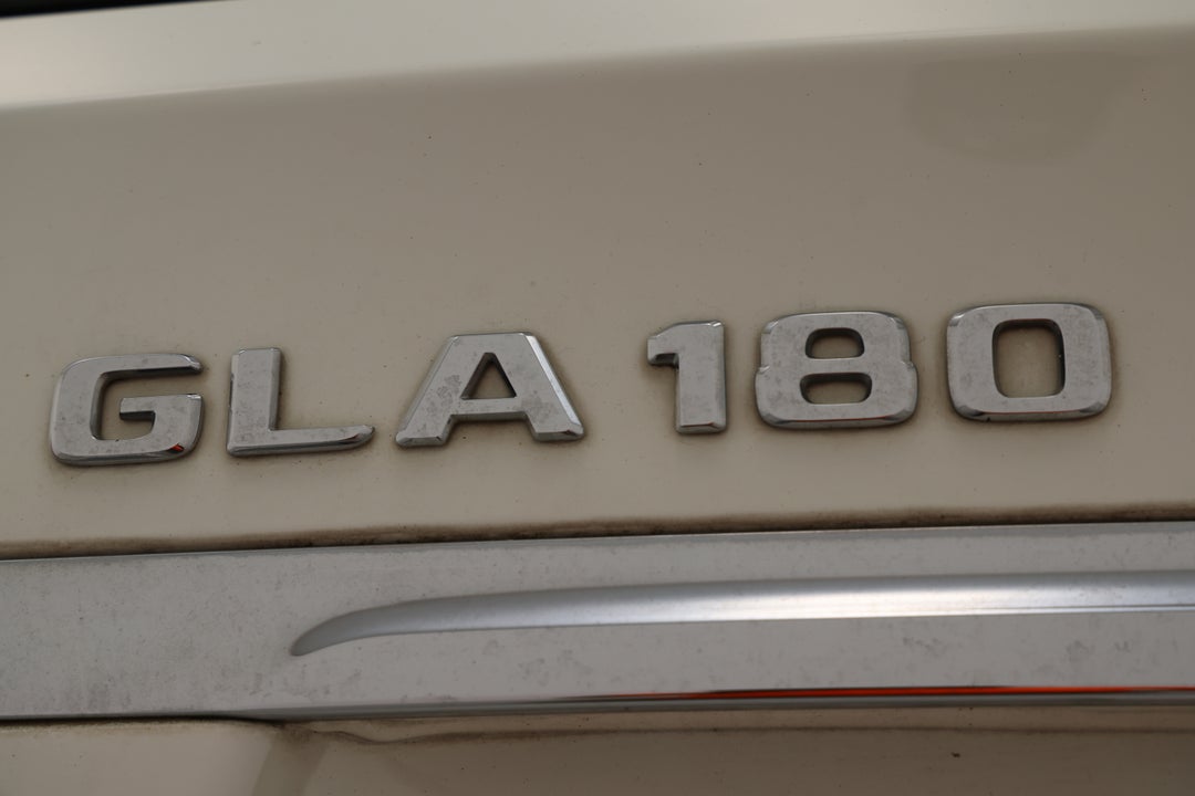 2016 Mercedes-benz GLA 180, Automatic, 85224 km, Badge (Boot Left Side)