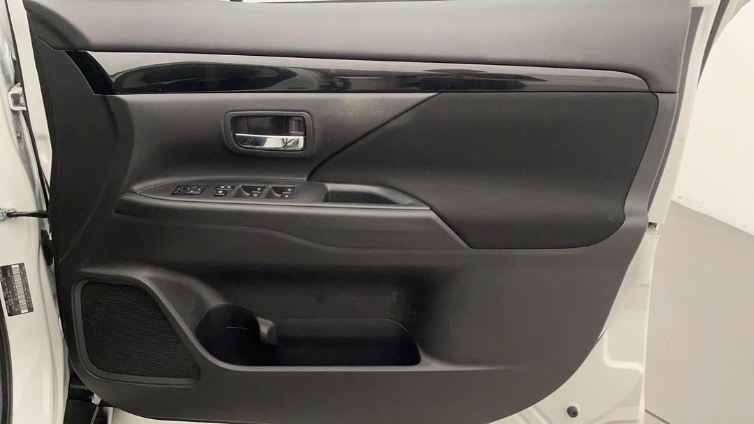 2020 Mitsubishi Outlander Es 5 Seat (2wd), Automatic, 29476 km, Speaker View