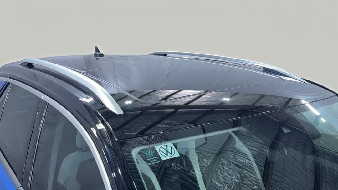 Roof/Sunroof View