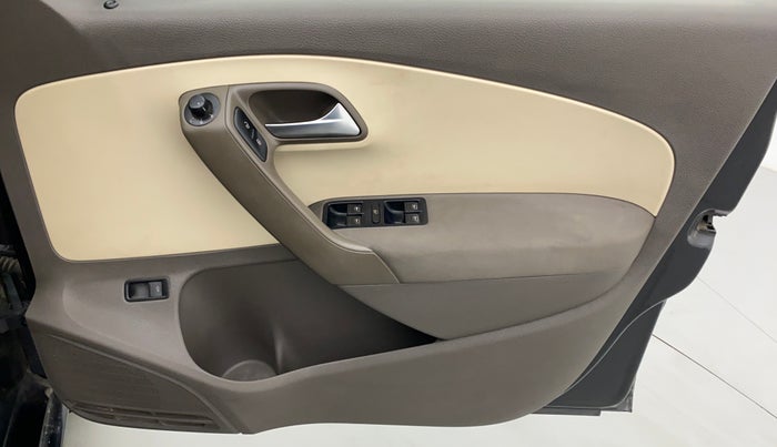2011 Volkswagen Vento HIGHLINE PETROL, Petrol, Manual, 16,963 km, Driver Side Door Panels Control