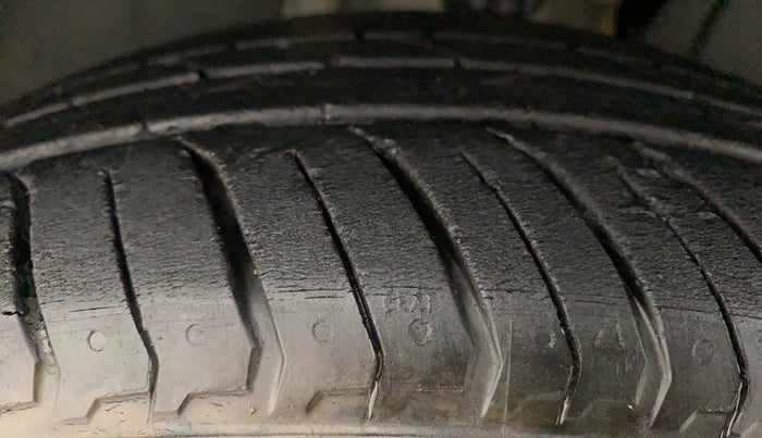 2021 Nissan MAGNITE XV PREMIUM, Petrol, Manual, 12,654 km, Left Front Tyre Tread