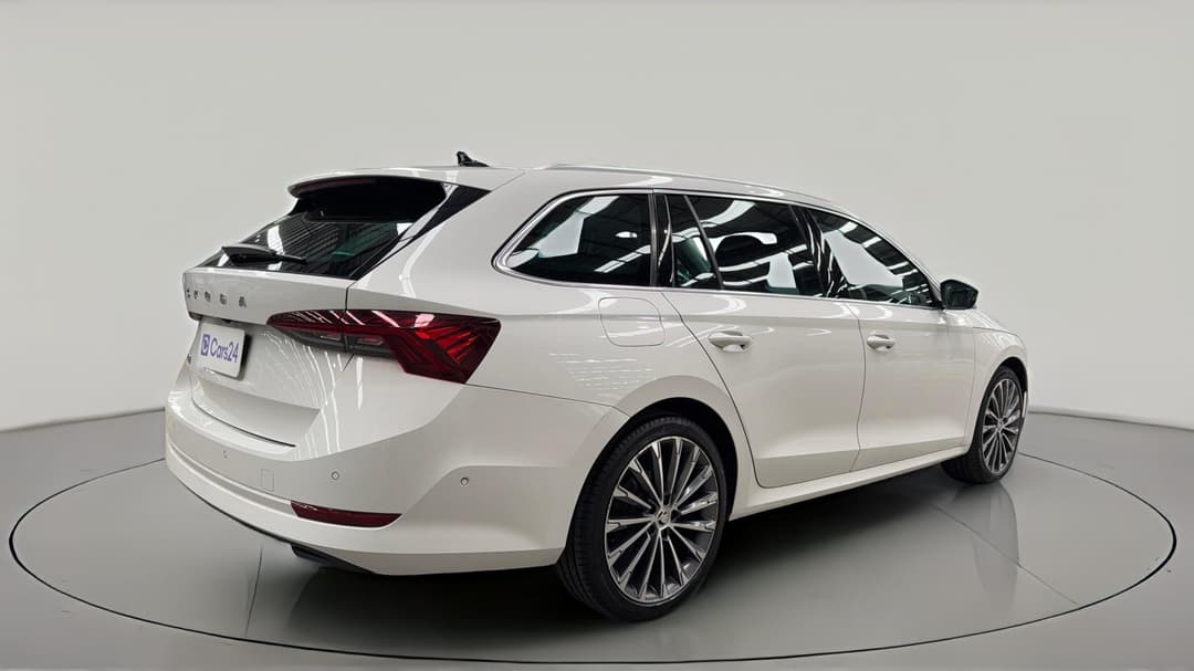 2022 SKODA Octavia Limited Edition, Automatic, 39048 km, Right Back Diagonal (45- Degree) View