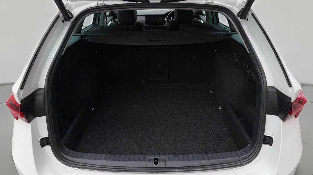2022 SKODA Octavia Limited Edition, Automatic, 39048 km, Boot Inside View