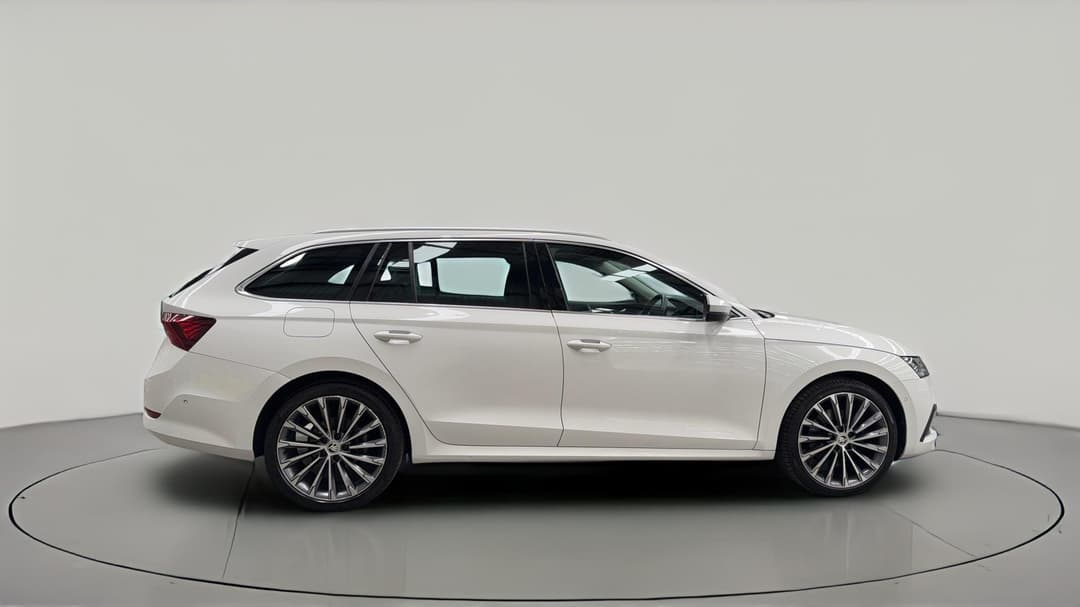2022 SKODA Octavia Limited Edition, Automatic, 39048 km, Right Side View