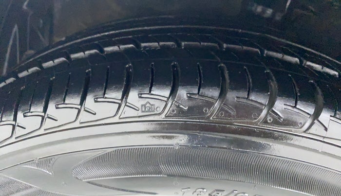 2013 Hyundai Verna FLUIDIC 1.6 EX VTVT, Petrol, Manual, 74,496 km, Left Front Tyre Tread
