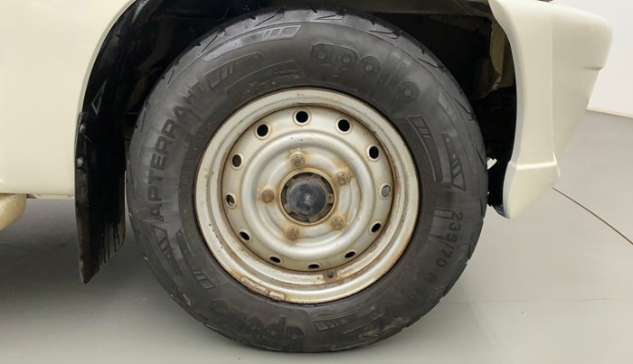 2012 Mahindra Scorpio LX BS III, Diesel, Manual, 84,884 km, Right Front Wheel