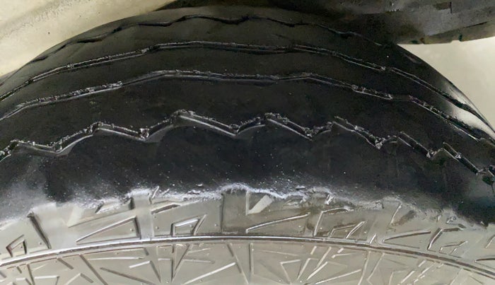 2012 Mahindra Scorpio LX BS III, Diesel, Manual, 84,884 km, Left Front Tyre Tread