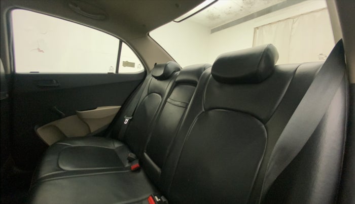 2015 Hyundai Xcent BASE 1.2, Petrol, Manual, 42,895 km, Right Side Rear Door Cabin