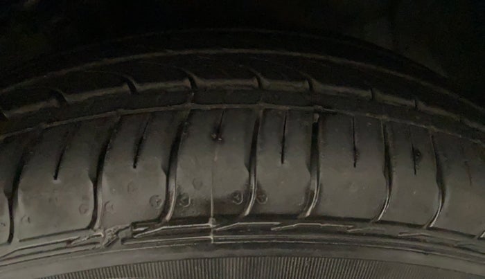 2015 Hyundai Xcent BASE 1.2, Petrol, Manual, 42,895 km, Left Front Tyre Tread