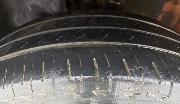 2018 Maruti IGNIS DELTA 1.2 K12, Petrol, Manual, Left Front Tyre Tread