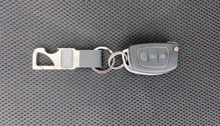 2014 Hyundai Xcent S 1.2, Petrol, Manual, 61,255 km, Key Close up