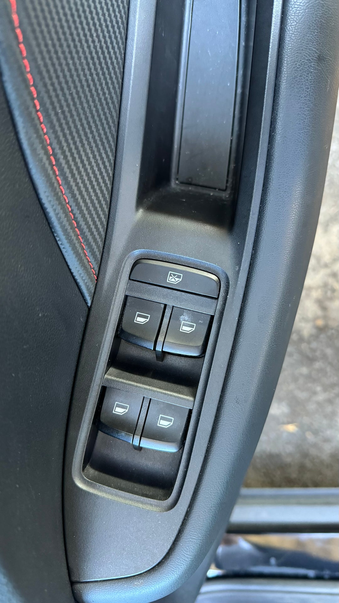 2020 MG Zst Excite, Automatic, 42002 km, Drivers Side Door Panel Controls