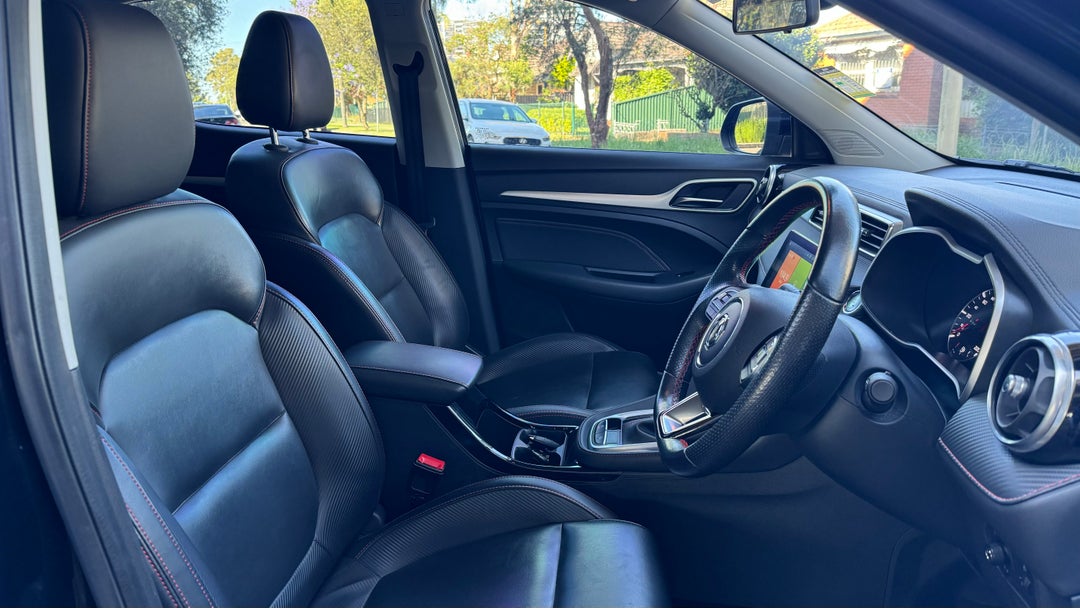 2020 MG Zst Excite, Automatic, 42002 km, Right Side Front Door Cabin View