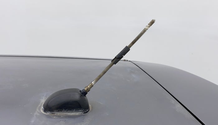 2012 Maruti Swift VXI D, Petrol, Manual, 74,741 km, Roof - Antenna has minor damage