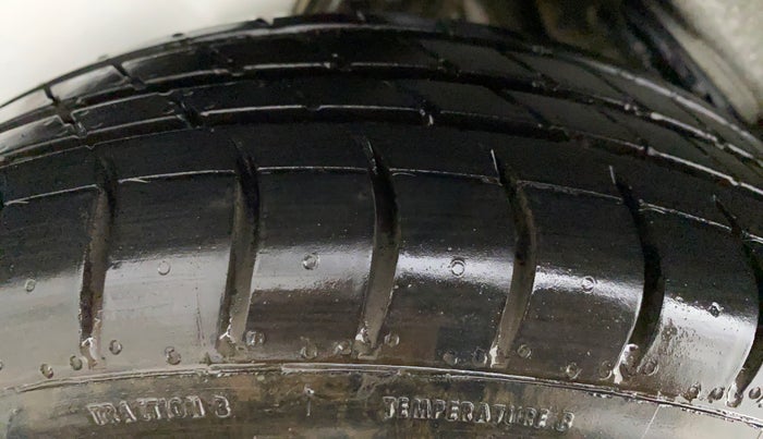 2015 Maruti Alto K10 VXI P, Petrol, Manual, 31,852 km, Right Rear Tyre Tread