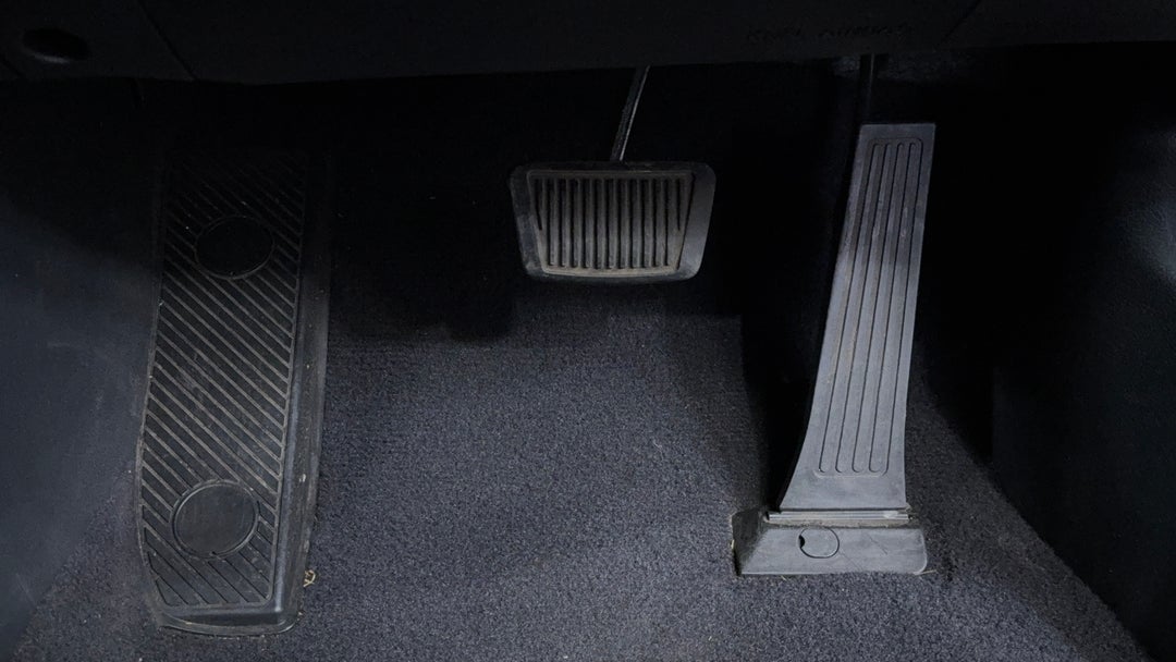 2015 Hyundai Santa Fe Highlander Crdi (4x4), Automatic, 142786 km, Pedals and Footmat