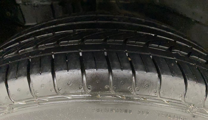 2018 Tata NEXON XE PETROL, Petrol, Manual, 17,747 km, Right Rear Tyre Tread