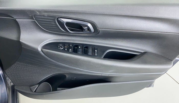 2021 Hyundai NEW I20 SPORTZ 1.5 MT, Diesel, Manual, 90,716 km, Driver Side Door Panels Control